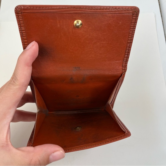 Authentic Louis Vuitton Men’s Burnt Orange Epi Leather Trifold Wallet - Picture 7 of 16